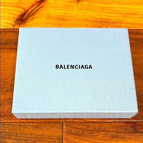 Balenciaga Textured Box - Picture 1 of 7